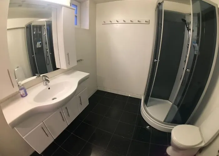 3 Bedroom - Perfect Location - Harbour-train-bus-citycenter Lägenhet *