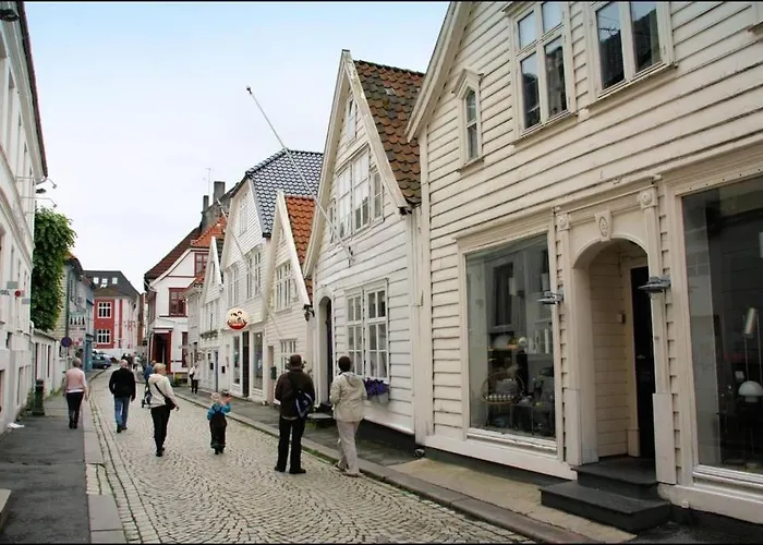 Lägenhet 3 Bedroom - Perfect Location - Harbour-train-bus-citycenter *