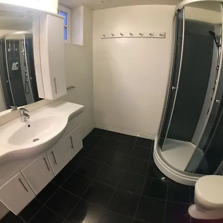 3 Bedroom - Perfect Location - Harbour-train-bus-citycenter Leilighet *